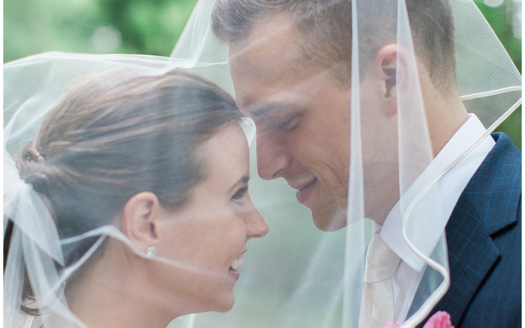 Low-key backyard Guelph, Ontario wedding